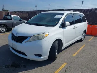 2011 Toyota Sienna LE AAS with VIN 5TDKK3DC1BS040029, listed as a IAAI auction lot 42087897 with 132,843 mi miles. Bid and sale history available at carsss.com. Image 18.