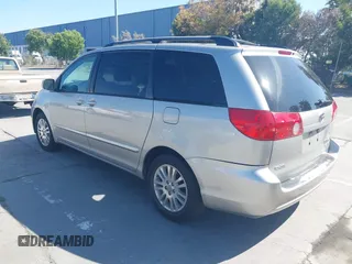 2007 Toyota Sienna XLE z VIN 5TDZK22C47S052078, wystawiony jako IAAI lot #42336003 z przebiegiem 237 023 mil mil oraz . Historia ofert i sprzedaży dostępna na DreamBid. Obrazek 3.