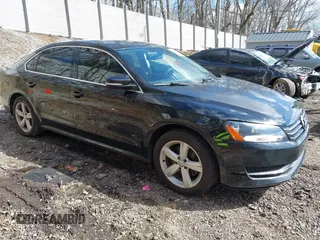 2013 Volkswagen Passat SE w/Sunroof & Nav with VIN 1VWBP7A35DC133246, listed as a IAAI auction lot 41972079 with 97,785 mi miles. Bid and sale history available at carsss.com. Image 1.