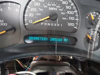 2006 Chevrolet Tahoe LS with VIN 1GNEC13V46R105064, listed as a IAAI auction lot 41398267 with 205,168 mi miles. Bid and sale history available at carsss.com. Image 7.