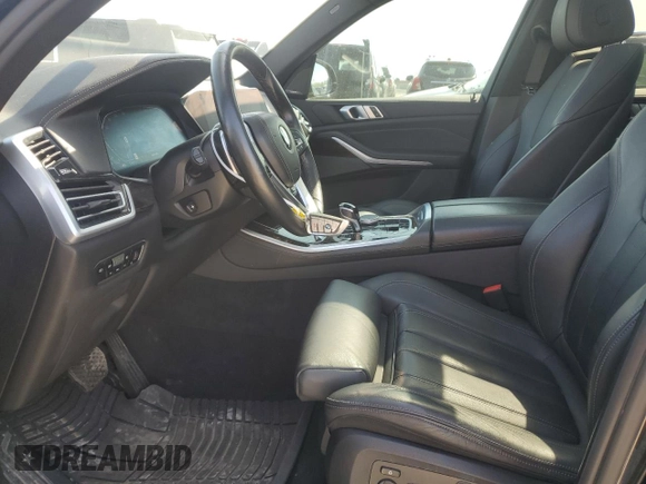 2021 BMW X5 xDrive40i с VIN 5UXCR6C06M9E80968, выставлен на аукционе Copart как лот 54848645 с пробегом 52 033 миль миль и Списание • Salvage title. История ставок и продаж доступна на DreamBid. Изображение 7.