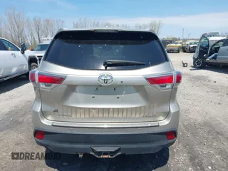2015 Toyota Highlander Limited z VIN 5TDDKRFH0FS101039, wystawiony jako IAAI lot #42205522 z przebiegiem 153 547 mil mil oraz . Historia ofert i sprzedaży dostępna na DreamBid. Obrazek 16.