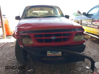 1996 Ford Explorer z VIN 1FMCU24X3TUA68712, wystawiony jako IAAI lot #41976840 z przebiegiem 274 887 mil mil oraz . Historia ofert i sprzedaży dostępna na DreamBid. Obrazek 6.