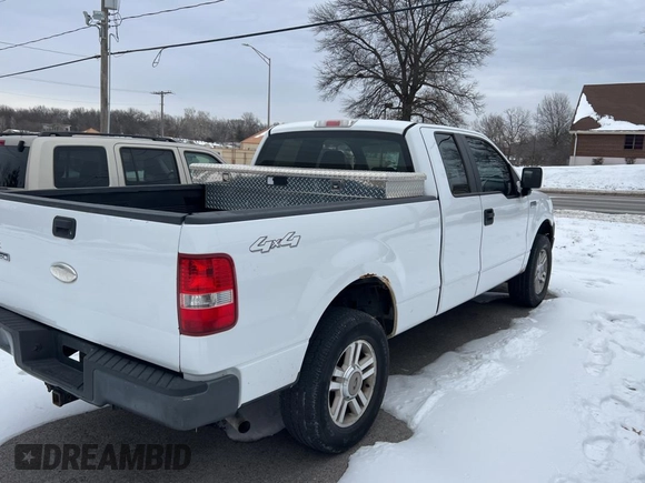2007 Ford F-150 STX with VIN 1FTRX14W57NA62207, listed as a Copart auction lot 45698575 with 208,112 mi miles and Clean Title. Bid and sale history available at carsss.com. Image 4.