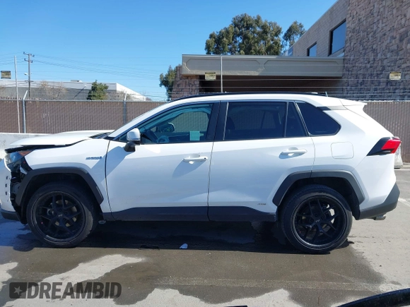 2021 Toyota RAV4 Hybrid LE with VIN 4T3M6RFV7MU027172, listed as a IAAI auction lot 41829723 with 262,619 mi miles. Bid and sale history available at carsss.com. Image 15.