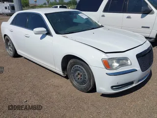 2013 Chrysler 300 z VIN 2C3CCAAG5DH626462, wystawiony jako IAAI lot #42266194 z przebiegiem 268 669 mil mil oraz . Historia ofert i sprzedaży dostępna na DreamBid. Obrazek 1.