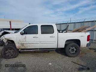 2011 Chevrolet Silverado 1500 LT with VIN 3GCPKSE36BG219504, listed as a IAAI auction lot 41891475 with 189,240 mi miles. Bid and sale history available at carsss.com. Image 14.