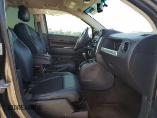2016 Jeep Compass Latitude with VIN 1C4NJCEA8GD609149, listed as a Copart auction lot 46926795 with 111,997 mi miles and Salvage Title. Bid and sale history available at carsss.com. Image 7.