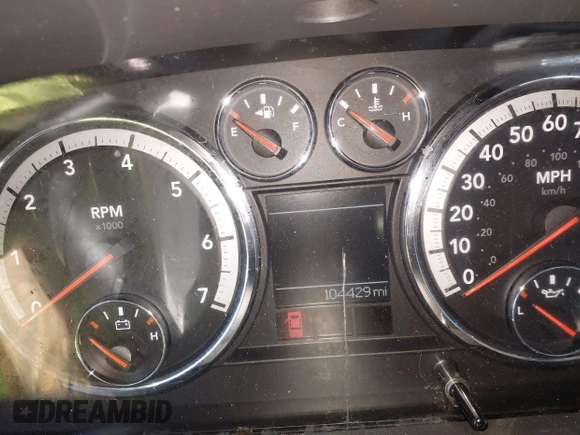 2010 Dodge 1500 SLT z VIN 1D7RV1CT3AS260229, wystawiony jako IAAI lot #41629225 z przebiegiem 104 429 mil mil oraz . Historia ofert i sprzedaży dostępna na DreamBid. Obrazek 7.