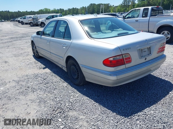 2002 Mercedes-Benz E-Class with VIN WDBJF65J72B441380, listed as a IAAI auction lot 42040268 with 210,471 mi miles. Bid and sale history available at carsss.com. Image 3.