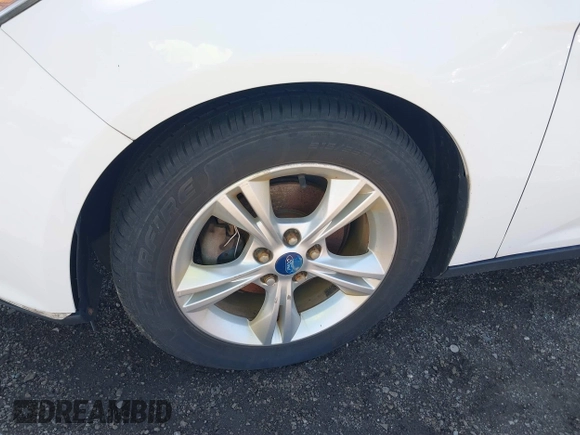 2013 Ford Focus SE with VIN 1FADP3K23DL216383, listed as a IAAI auction lot 41871603 with 87,715 mi miles. Bid and sale history available at carsss.com. Image 12.