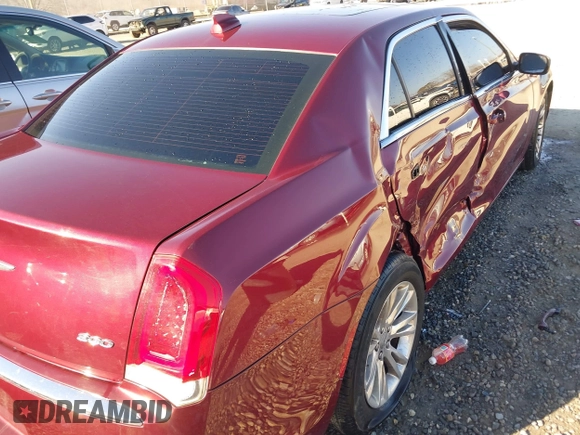 2016 Chrysler 300 Anniversary Edition z VIN 2C3CCAAG7GH248441, wystawiony jako IAAI lot #41450063 z przebiegiem 139 732 mil mil oraz . Historia ofert i sprzedaży dostępna na DreamBid. Obrazek 19.