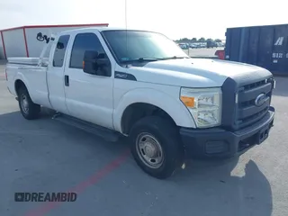 2015 Ford F-250 XLT z VIN 1FT7X2A65FEC57448, wystawiony jako IAAI lot #41552596 z przebiegiem 113 158 mil mil oraz . Historia ofert i sprzedaży dostępna na DreamBid. Obrazek 1.