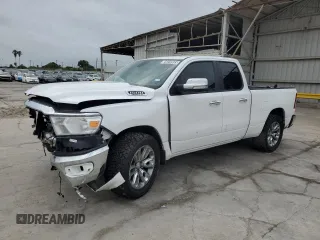 2019 Ram 1500 Big Horn z VIN 1C6RREBT1KN666072, wystawiony jako Copart lot #55610935 z przebiegiem 146 360 mil mil oraz Czysty tytuł • Clean title. Historia ofert i sprzedaży dostępna na DreamBid. Obrazek 1.
