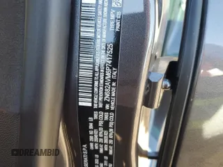 2023 Maserati Grecale Modena z VIN ZN682AVM6P7417525, wystawiony jako Copart lot #75650563 z przebiegiem 198 mil mil oraz . Historia ofert i sprzedaży dostępna na DreamBid. Obrazek 15.