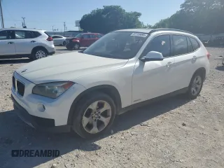 2013 BMW X1 28i z VIN WBAVM1C53DVW44766, wystawiony jako Copart lot #57749695 z przebiegiem Nie podano mil oraz Szkoda całkowita • Salvage title. Historia ofert i sprzedaży dostępna na DreamBid. Obrazek 1.