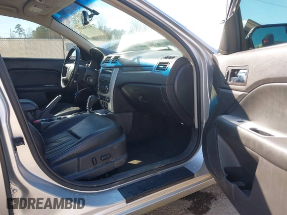 2011 Mercury Milan Premier z VIN 3MEHM0JG0BR604846, wystawiony jako IAAI lot #41596439 z przebiegiem 238 478 mil mil oraz . Historia ofert i sprzedaży dostępna na DreamBid. Obrazek 5.
