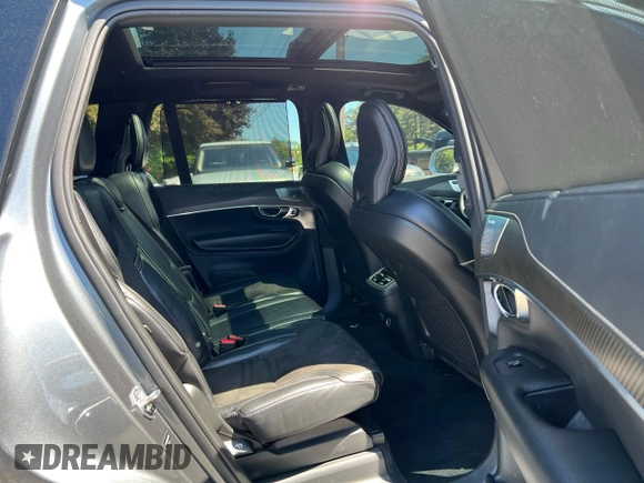 2019 Volvo XC90 R-Design z VIN YV4A22PM9K1440828, wystawiony jako Copart lot #58994785 z przebiegiem 153 481 mil mil oraz Czysty tytuł • Clean title. Historia ofert i sprzedaży dostępna na DreamBid. Obrazek 6.