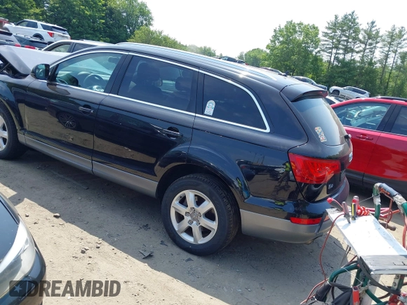 2010 Audi Q7 Premium Plus with VIN WA1LYAFE1AD002875, listed as a IAAI auction lot 42438514 with 124,548 mi miles and . Bid and sale history available at DreamBid. Image 3.