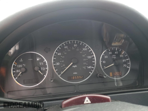2005 Mercedes-Benz M 500 z VIN 4JGAB75E55A526309, wystawiony jako Copart lot #51478095 z przebiegiem 185 992 mil mil oraz Czysty tytuł • Clean title. Historia ofert i sprzedaży dostępna na DreamBid. Obrazek 9.