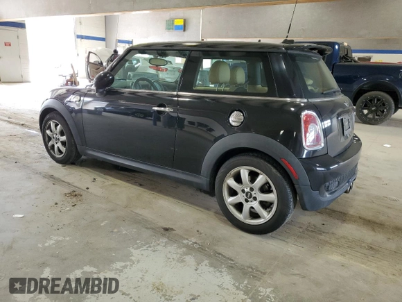 2010 MINI Hardtop S с VIN WMWMF7C55ATX44934, выставлен на аукционе Copart как лот 54049965 с пробегом 66 452 миль миль и Списание • Salvage title. История ставок и продаж доступна на DreamBid. Изображение 2.