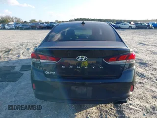 2018 Hyundai Sonata Sport with VIN 5NPE34AF1JH599695, listed as a IAAI auction lot 41231886 with 109,743 mi miles and . Bid and sale history available at carsss.com. Image 16.
