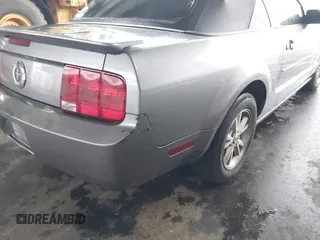 2007 Ford Mustang Deluxe with VIN 1ZVFT84N375264491, listed as a IAAI auction lot 41946983 with 196,314 mi miles and . Bid and sale history available at carsss.com. Image 6.