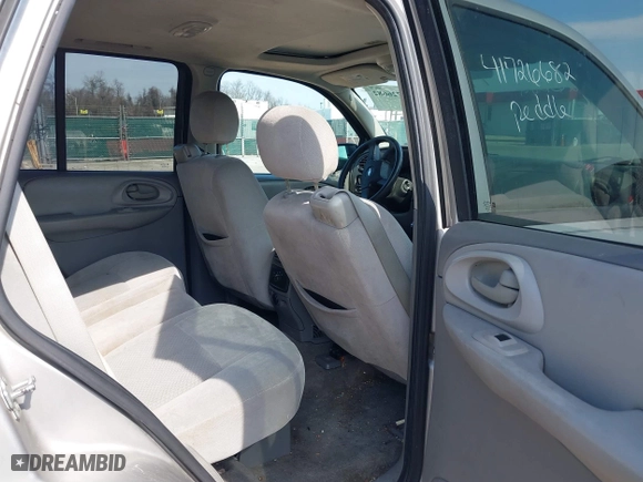 2008 Chevrolet TrailBlazer LT w/1LT with VIN 1GNDS13S882228009, listed as a IAAI auction lot 41726682 with 133,739 mi miles. Bid and sale history available at carsss.com. Image 8.