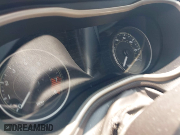 2014 Jeep Cherokee Trailhawk with VIN 1C4PJMBS8EW285276, listed as a IAAI auction lot 42408796 with Not provided miles and . Bid and sale history available at DreamBid. Image 14.