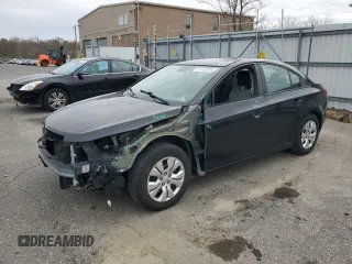 2015 Chevrolet Cruze LS z VIN 1G1PA5SG7F7152241, wystawiony jako Copart lot #51110285 z przebiegiem 135 231 mil mil oraz Szkoda całkowita • Salvage title. Historia ofert i sprzedaży dostępna na DreamBid. Obrazek 1.