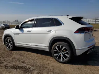 2024 Volkswagen Atlas SEL Premium R-Line with VIN 1V2FE2CA7RC219611, listed as a Copart auction lot 46862235 with 17,570 mi miles and Salvage title. Bid and sale history available at DreamBid. Image 2.