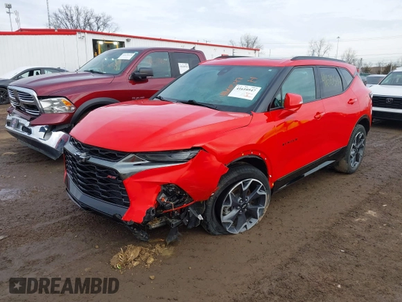 2022 Chevrolet Blazer RS z VIN 3GNKBKRS8NS172965, wystawiony jako IAAI lot #41610547 z przebiegiem 43 333 mil mil oraz . Historia ofert i sprzedaży dostępna na DreamBid. Obrazek 2.