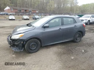2010 Toyota Matrix S z VIN 2T1LE4EE0AC015812, wystawiony jako Copart lot #52496185 z przebiegiem 205 767 mil mil oraz Szkoda całkowita • Salvage title. Historia ofert i sprzedaży dostępna na DreamBid. Obrazek 1.