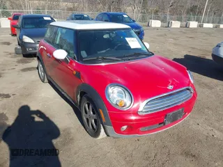 2009 MINI Hardtop with VIN WMWMF33539TT68397, listed as a IAAI auction lot 41700113 with 111,162 mi miles and . Bid and sale history available at DreamBid. Image 1.
