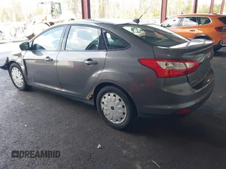 2013 Ford Focus SE with VIN 1FADP3F28DL113955, listed as a IAAI auction lot 41924051 with 107,858 mi miles. Bid and sale history available at carsss.com. Image 3.