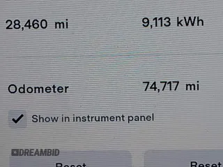 2016 Tesla Model S 90D z VIN 5YJSA1E26GF156108, wystawiony jako IAAI lot #41453148 z przebiegiem 74 717 mil mil oraz . Historia ofert i sprzedaży dostępna na DreamBid. Obrazek 16.