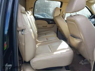 2007 Chevrolet Avalanche LT w/3LT with VIN 3GNFK12337G211143, listed as a IAAI auction lot 41609539 with 232,120 mi miles. Bid and sale history available at carsss.com. Image 8.