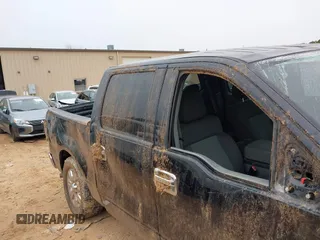 2004 Ford F-150 XLT with VIN 1FTPW145X4KC47898, listed as a IAAI auction lot 41617178 with 196,584 mi miles. Bid and sale history available at carsss.com. Image 14.