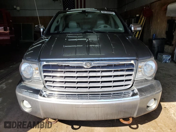 2008 Chrysler Aspen Limited z VIN 1A8HW582X8F129384, wystawiony jako Copart lot #52198845 z przebiegiem 173 160 mil mil oraz Czysty tytuł • Clean title. Historia ofert i sprzedaży dostępna na DreamBid. Obrazek 5.
