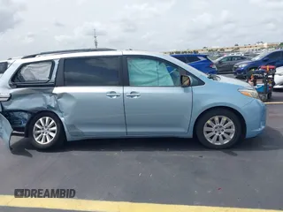 2015 Toyota Sienna Limited с VIN 5TDDK3DC0FS127743, выставлен на аукционе IAAI как лот 42446949 с пробегом 63 026 миль миль и . История ставок и продаж доступна на DreamBid. Изображение 13.