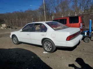 1994 Nissan Maxima z VIN JN1HJ01F0RT230431, wystawiony jako Copart lot #50020135 z przebiegiem 116 846 mil mil oraz Szkody całkowita. Historia ofert i sprzedaży dostępna na DreamBid. Obrazek 2.