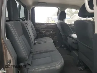 2017 Nissan Titan SV z VIN 1N6AA1EJ2HN538803, wystawiony jako Copart lot #48893625 z przebiegiem 166 415 mil mil oraz Szkoda całkowita • Salvage title. Historia ofert i sprzedaży dostępna na DreamBid. Obrazek 10.