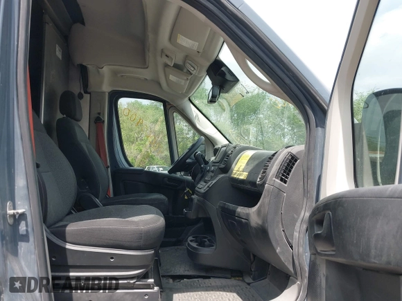 2022 Ram ProMaster Cargo with VIN 3C6MRVJG6NE112534, listed as a IAAI auction lot 42065900 with 80,679 mi miles and . Bid and sale history available at DreamBid. Image 5.