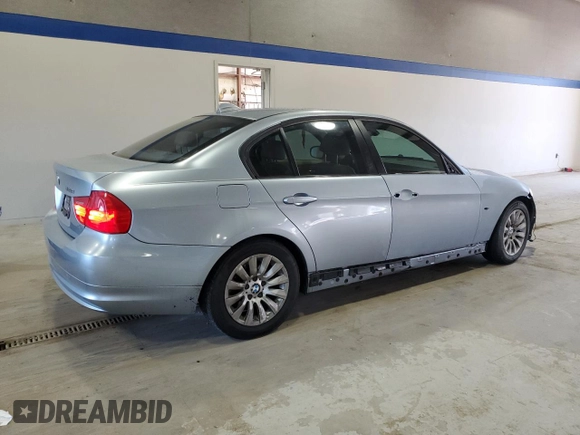 2009 BMW 3 Series 328i with VIN WBAPH77509NM28715, listed as a Copart auction lot 50354365 with 194,826 mi miles and Salvage Title. Bid and sale history available at carsss.com. Image 3.
