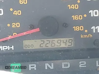 2000 Toyota 4Runner SR5 z VIN JT3GN86R8Y0158722, wystawiony jako IAAI lot #42200093 z przebiegiem 226 949 mil mil oraz . Historia ofert i sprzedaży dostępna na DreamBid. Obrazek 15.