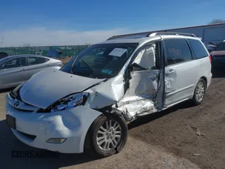 2008 Toyota Sienna XLE with VIN 5TDZK22C78S204839, listed as a IAAI auction lot 41759721 with 238,000 mi miles. Bid and sale history available at carsss.com. Image 2.