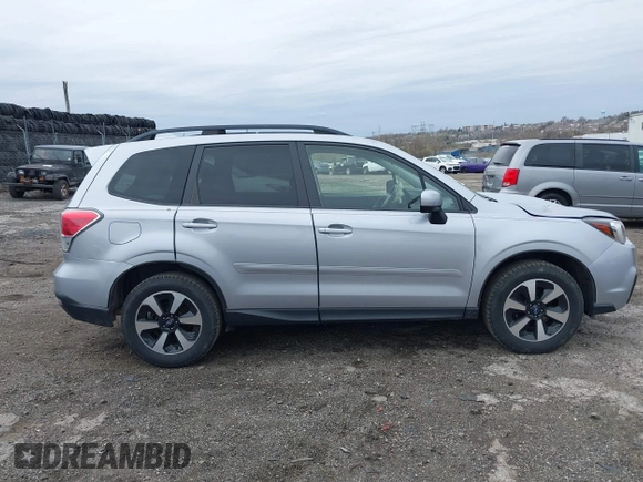 2017 Subaru Forester Premium with VIN JF2SJAEC8HG464589, listed as a IAAI auction lot 41943658 with 62,218 mi miles. Bid and sale history available at carsss.com. Image 13.