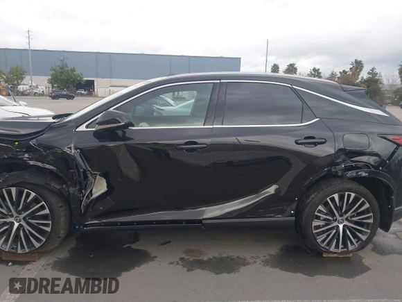 2025 Lexus RX with VIN 2T2BBMCAXSC070284, listed as a IAAI auction lot 41765146 with 1,476 mi miles. Bid and sale history available at carsss.com. Image 14.