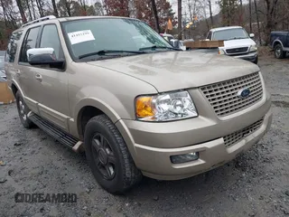 2005 Ford Expedition Limited with VIN 1FMFU19595LA03497, listed as a IAAI auction lot 41415199 with 136,802 mi miles. Bid and sale history available at carsss.com. Image 1.