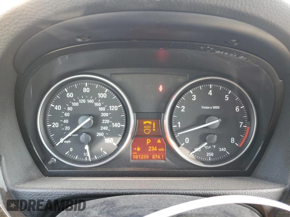 2011 BMW 3 Series 328i z VIN WBAKE5C54BE573498, wystawiony jako Copart lot #88062045 z przebiegiem 81 239 mil mil oraz Szkoda całkowita • Salvage title. Historia ofert i sprzedaży dostępna na DreamBid. Obrazek 9.